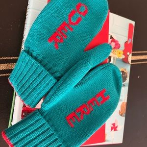 Kate spade never worn novelty wool gloves with original box!